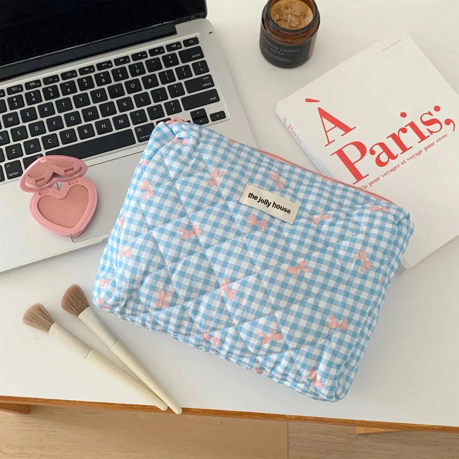 trousse cosmétique bleue élégante