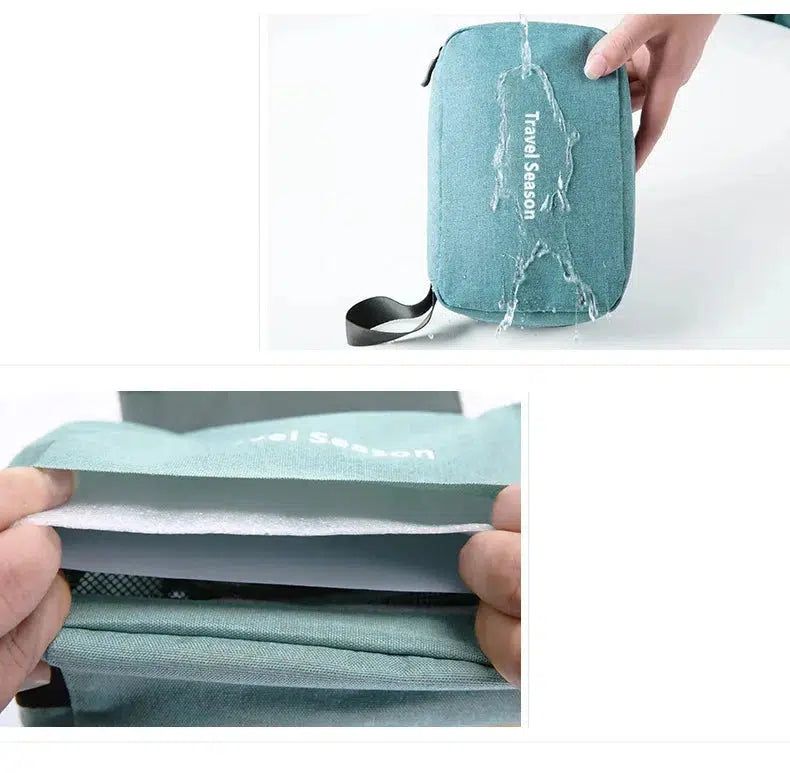 accessoire de voyage suspendu bleu