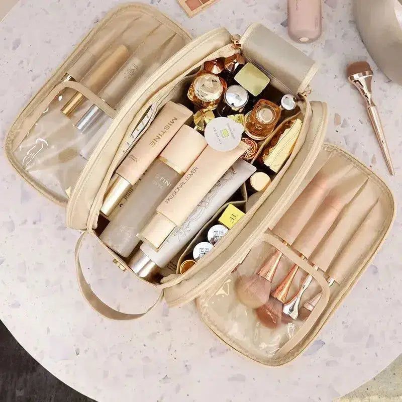 étui de rangement beige en cuir pour femme