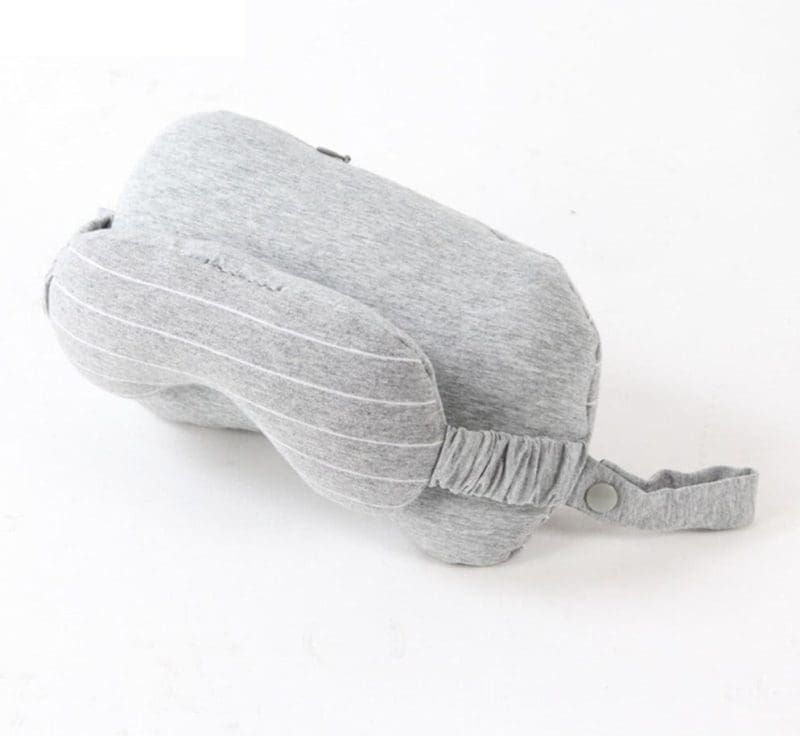 coussin de voyage avec masque de nuit intégré