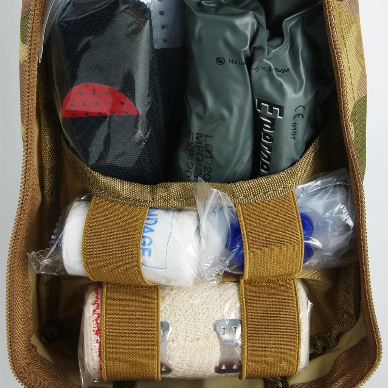 trousse de premiers secours en voyage