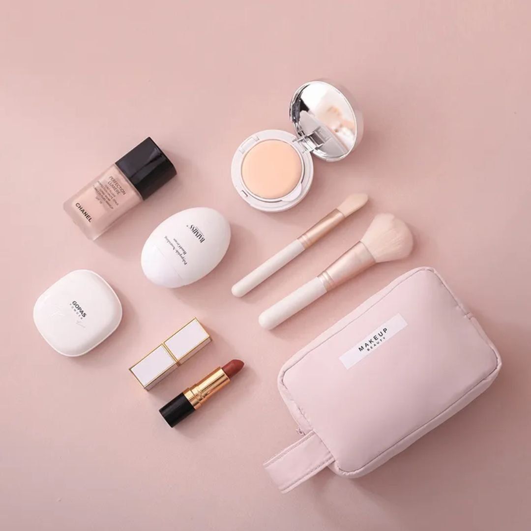 trousse de toilette élégante et spacieuse