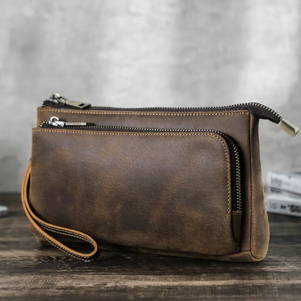 pochette en cuir pour homme élégant