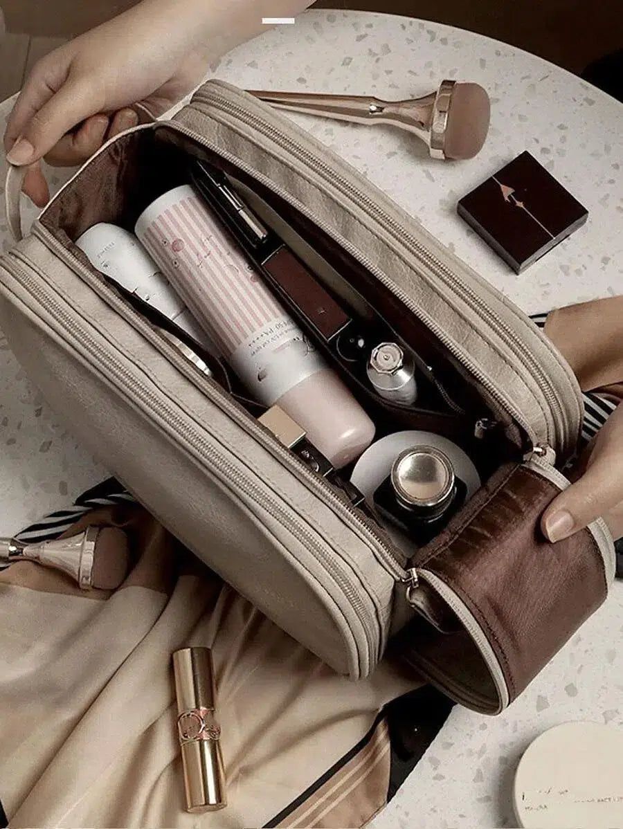 accessoire de beauté en cuir crème