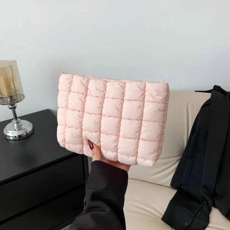 accessoire de toilettes féminin matelassé rose