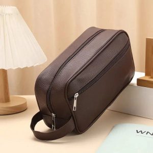 trousse de toilette en cuir marron pour homme