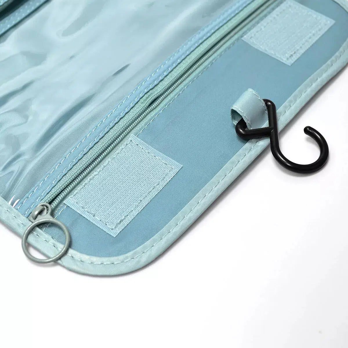 trousse de maquillage bleue ciel