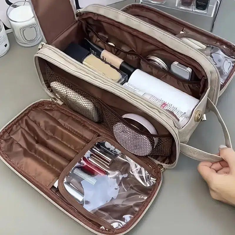 trousse de toilette en cuir beige crème