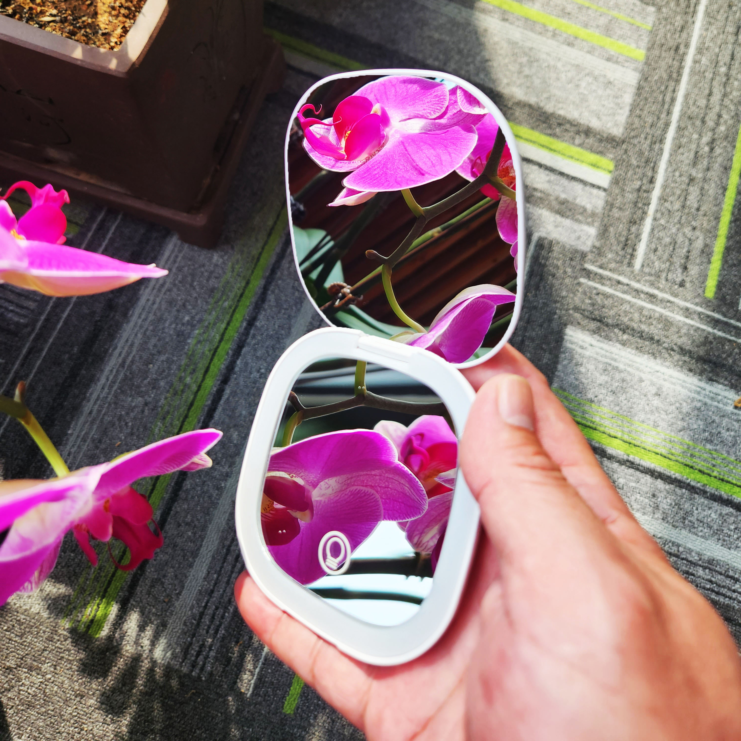 Miroir Grossissant De Poche LED Rechargeable – Image 3