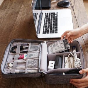 accessoire de voyage pour cables USB