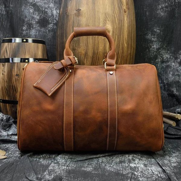 sac à bandoulière bordeaux au style élégant