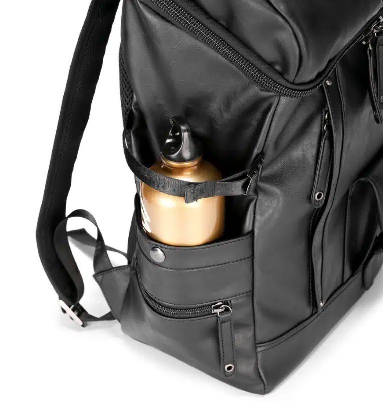 sac à dos noir pour des voyages organisés