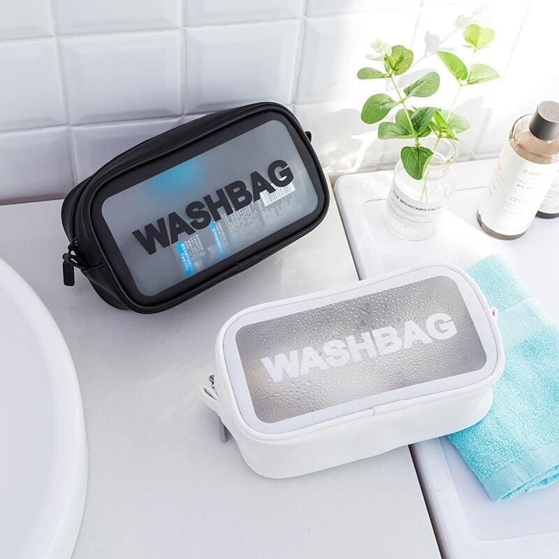 trousse de câbles et produits de toilette