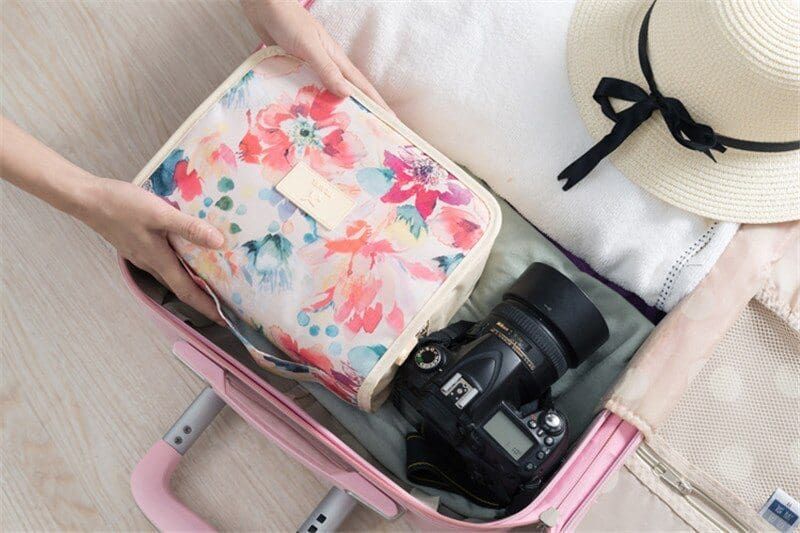 trousse de voyage motifs floraux